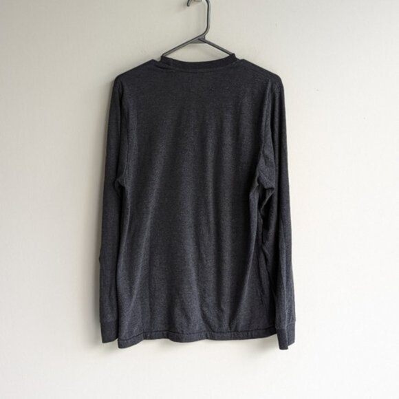 NBA Toronto Raptors embroidered long sleeve tee shirt - Picture 5 of 7